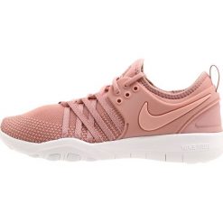 Nike Performance FREE TR 7 Obuwie treningowe rust pink/coral stardust/white. Buty do biegania marki Nike Performance. W wyprzedaży za 359.10 zł.