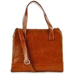Torebka skórzana damska kuferek DAN-A T244 camel. Brązowe torebki klasyczne DAN-A, bez wzorów, ze skóry, bez dodatków. Za 329.99 zł.