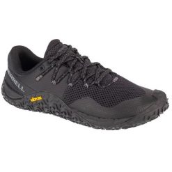 Buty do biegania Merrell Trail Glove 7 J037336 czarne. Czarne buty do biegania bez wzorów, z gumy, bez zapięcia, do biegania. Za 708.57 zł.