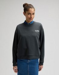 DAMSKA BLUZA LEE LOGO CREW SWS WASHED BLACK 112377768. Czarne bluzy Lee, s, bez wzorów, bez ramiączek, bez kaptura. Za 139.99 zł.