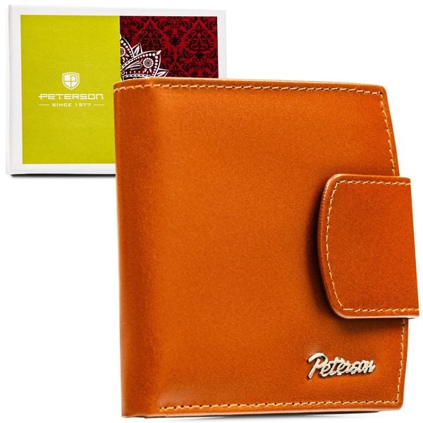 Mały, skórzany portfel damski w jasnobrązowym kolorze z systemem RFID PTN RD-314-NGV-M Peterson. Brązowe portfele Peterson, bez wzorów, ze skóry. Za 79.99 zł.