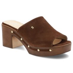 Klapki damskie Simen, skórzane na klocku z ozdobami eleganckie, brązowe, 6844A-K-W. Brązowe klapki Simen, bez wzorów, eleganckie, bez obcasa, na obcasie, bez zapięcia. Za 339.00 zł.