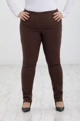 Brązowe spodnie Nilda z prostą nogawką wysoki stan PLUS SIZE XXL. Brązowe spodnie materiałowe Nasi partnerzy, bez wzorów, z elastanu, biznesowe, z podwyższonym stanem, krótkie. Za 159.90 zł.