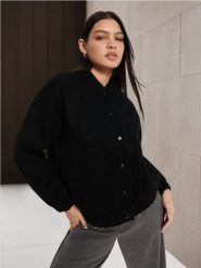 Kurtka bomberka - czarny. Czarne kurtki Sinsay, l, bez wzorów, bez kaptura. Za 59.99 zł.