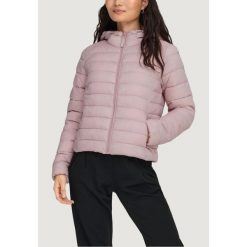 Kurtka puchowa Kobieta ONLY ONLTAHIA LW QUILTED HOOD JKT NOOS OTW. Czerwone kurtki ONLY, bez wzorów, z puchu, z kapturem. Za 257.15 zł.