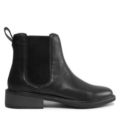 Sztyblety Clarks. Czarne botki Clarks, bez wzorów, bez obcasa, na płaskiej podeszwie, bez zapięcia. Za 319.99 zł.