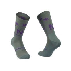 Skarpety rowerowe NORTHWAVE Type Sock szaro fioletowy. Fioletowe skarpetki Northwave, bez wzorów. Za 65.00 zł.