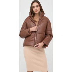 Liu Jo kurtka damska kolor brązowy zimowa oversize. Brązowe kurtki Liu Jo, na zimę, bez wzorów, bez kaptura. Za 1,279.90 zł.