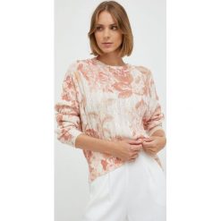 Guess sweter z domieszką wełny damski kolor beżowy lekki. Brązowe swetry Guess, m, z aplikacjami, z dzianiny, bez ramiączek. Za 559.99 zł.