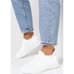 Białe Buty Sportowe Mallia. Białe buty sportowe lifestyle Born2be, z aplikacjami, przed kostkę, bez zapięcia. W wyprzedaży za 55.99 zł.