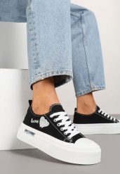 Czarne Trampki na Grubej Podeszwie Ozdobione Sercem i Napisem Lurindia. Czarne trampki Born2be, z aplikacjami, z jeansu, eleganckie, bez zapięcia. W wyprzedaży za 67.99 zł.