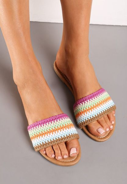 Beżowo-Fioletowe Klapki z Ekoskóry z Plecionką i Płaskim Obcasem Daraena. Brązowe klapki Renee, bez wzorów, z otwartym noskiem, bez obcasa, na płaskiej podeszwie, bez zapięcia. Za 39.99 zł.