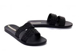 IPANEMA Renda II Fem 83243 black/black, klapki damskie. Czarne klapki Ipanema, bez wzorów, bez obcasa, bez zapięcia. Za 89.99 zł.