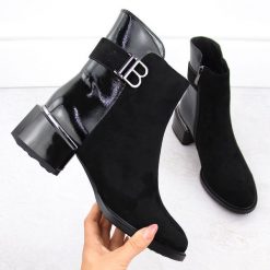 Botki damskie na obcasie zamszowe i lakierowane czarne D&A S.Barski Premium Collection MR880-040. Czarne botki S.BARSKI, z aplikacjami, z lakierowanej skóry, eleganckie, bez obcasa, na obcasie, bez zapięcia. Za 165.00 zł.