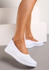 Białe Płaskie Tenisówki Zdobione Cyrkoniami Lomadia. Białe trampki Renee, z aplikacjami, eleganckie, bez zapięcia. W wyprzedaży za 43.99 zł.