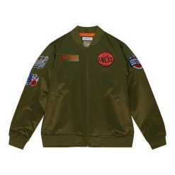 Satynowa kurtka New York Knicks Flight NBA. Zielone kurtki Mitchell & Ness, uniwersalny, bez wzorów, z satyny, eleganckie, bez kaptura. Za 678.50 zł.