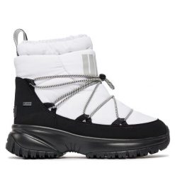 Śniegowce Ugg. Białe śniegowce UGG, bez wzorów, bez zapięcia. Za 849.99 zł.