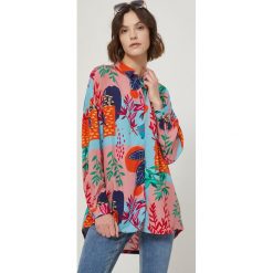Medicine koszula damska relaxed z kołnierzykiem klasycznym. Koszule MEDICINE, l, bez wzorów, z tkaniny, klasyczne, bez kołnierzyka, bez ramiączek. Za 79.90 zł.