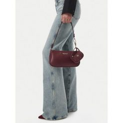 Torebka Nine West. Czerwone torebki klasyczne Nine West, bez wzorów, klasyczne, bez dodatków. Za 169.99 zł.