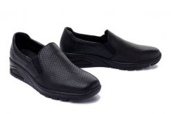 RIEKER N3363-01 black, półbuty damskie. Czarne półbuty wsuwane Rieker, bez wzorów, bez obcasa. Za 299.90 zł.
