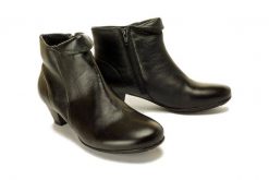 LANQIER 39C726 black, botki damskie. Czarne botki Lanqier, bez wzorów, z polaru, bez obcasa, na obcasie, bez zapięcia. Za 177.00 zł.