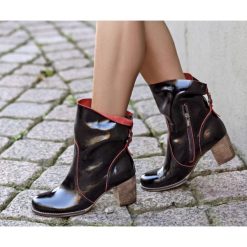 Botki na słupku - skóra naturalna - model 497 - kolor czerwony naplak (41). Czerwone botki Zapato, bez wzorów, z jeansu, biznesowe, za kostkę, bez obcasa, na obcasie, bez zapięcia. W wyprzedaży za 286.30 zł.