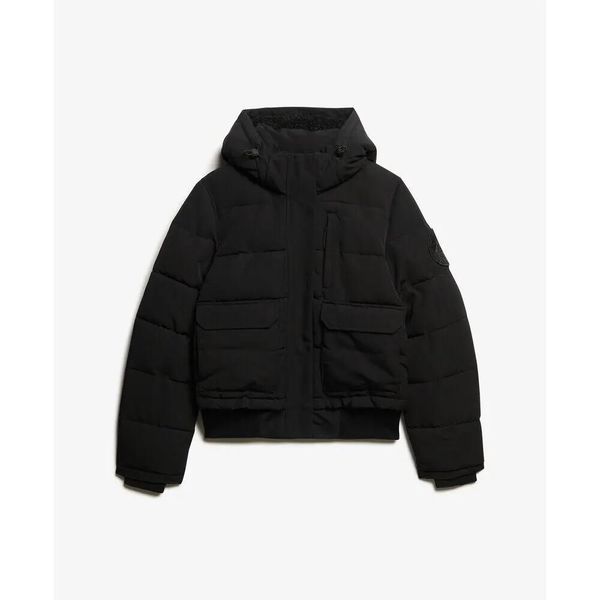 Damska kurtka puchowa Superdry Everest. Czarne kurtki Superdry, l, z aplikacjami, z puchu, klasyczne, bez kaptura. Za 735.60 zł.