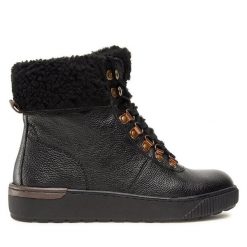 Trzewiki Go Soft. Czarne botki GO SOFT, bez wzorów, bez obcasa, na płaskiej podeszwie, bez zapięcia. Za 199.99 zł.