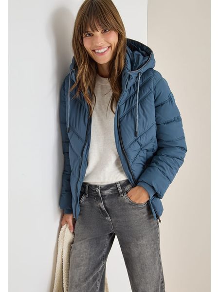 Cecil Kurtka zimowa w kolorze niebieskim rozmiar: S. Niebieskie kurtki Cecil, na zimę, s, bez wzorów, z puchu, bez kaptura. Za 226.77 zł.