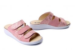 DR. BRINKMANN 700729-42 rosa, klapki damskie. Czerwone klapki Dr. Brinkmann, bez wzorów, ze skóry, bez obcasa, bez zapięcia. Za 349.90 zł.