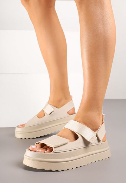 Beżowe Sandały w Stylu Chunky na Grubej Podeszwie Zapinane na Rzep Militiela. Brązowe sandały Born2be, bez wzorów, eleganckie, bez obcasa, na płaskiej podeszwie, bez zapięcia. Za 59.99 zł.