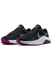 Nike Buty sportowe "Legend Essential 3" w kolorze czarno-fioletowym rozmiar: 38. Czarne buty treningowe Nike, bez wzorów, bez zapięcia, outdoorowe. Za 143.90 zł.