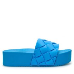 Klapki JENNY. Niebieskie klapki Jenny, bez wzorów, bez obcasa, bez zapięcia. Za 69.99 zł.
