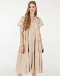 Sukienka z bufiastymi rękawami. Czarne sukienki Unisono, l, bez wzorów, z bawełny, bez kołnierzyka, bez ramiączek, mini, koszulowe. Za 229.00 zł.