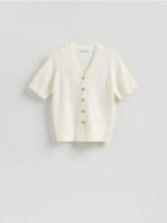 Kardigan z dekoracyjnymi guzikami - złamana biel. Swetry Reserved, l, bez wzorów, z dzianiny, bez ramiączek. Za 129.99 zł.