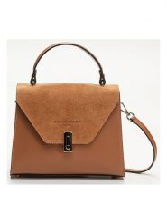 Victor & Hugo Paris Skórzana torebka "Shak" w kolorze karmelowym - 23,5 x 20 x 10 cm rozmiar: onesize. Brązowe torebki klasyczne Victor & Hugo Paris, bez wzorów, z materiału, przez ramię, bez dodatków. Za 260.99 zł.