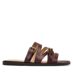 Klapki Guess. Czerwone klapki Guess, z aplikacjami, bez obcasa, bez zapięcia. Za 549.99 zł.