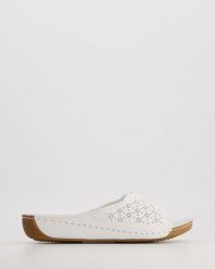 KLAPKI DAMSKIE 6015 WHITE. Białe klapki Venezia, bez wzorów, ze skóry, bez obcasa, bez zapięcia. Za 199.00 zł.