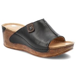 Czarne Klapki Armodo Modne Obuwie Damskie Na Koturnie. Czarne klapki Armodo, bez wzorów, ze skóry, eleganckie, bez obcasa, na koturnie, bez zapięcia. Za 209.00 zł.