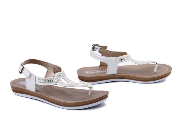 INBLU BA-53 001 biały, sandały damskie. Białe sandały Inblu, bez wzorów, bez obcasa, bez zapięcia. Za 80.99 zł.