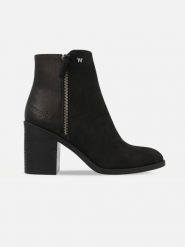 Wrangler Botki "Abigail" w kolorze czarnym rozmiar: 36. Czarne botki Wrangler, bez wzorów, eleganckie, bez obcasa, bez zapięcia. Za 224.95 zł.