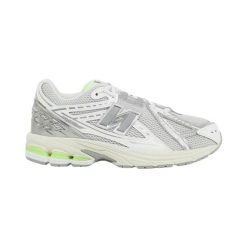 Buty sportowe New Balance 1906 damskie - rozmiar 38,5. Szare buty treningowe New Balance, bez wzorów, bez zapięcia, trekkingowe. Za 899.99 zł.