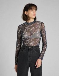 LEE PRINTED TEE DAMSKA BLUZKA Z DŁUGIM RĘKAWEM W KWIATKI BLACK L42ERA01 112140076. Czarne bluzki Lee, l, bez wzorów, bez kołnierzyka, bez ramiączek. Za 89.99 zł.