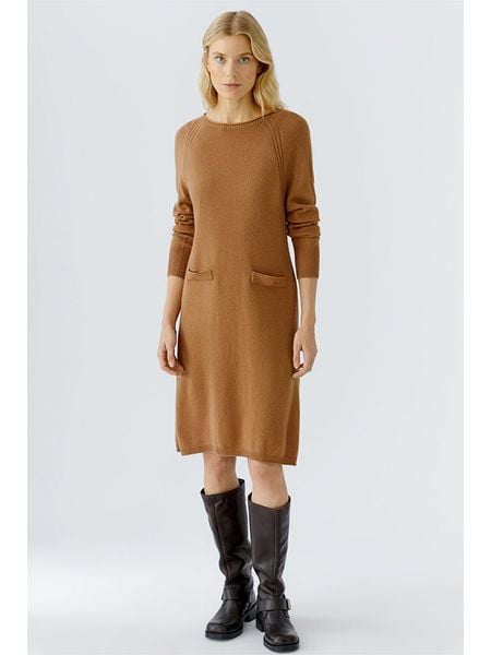 Oui Dzianinowa sukienka w kolorze karmelowym rozmiar: 42. Brązowe sukienki Oui, na co dzień, bez wzorów, z dzianiny, bez kołnierzyka, bez ramiączek, midi, proste. Za 409.45 zł.