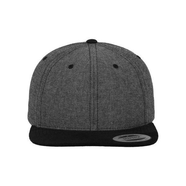 Czapka typu snapback Flexfit Chambray-Suede. Czarne czapki z daszkiem FLEXFIT, bez wzorów, ze skóry, klasyczne. Za 100.80 zł.