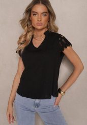 Czarna Bluzka z Tłoczonej Tkaniny z Bawełny Zdobiona Koronką Adivlolla. Czarne bluzki Renee, m, z aplikacjami, z bawełny, eleganckie, bez kołnierzyka, bez ramiączek. W wyprzedaży za 39.99 zł.