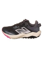 New Balance Buty "DynaSoft Nitrel v6" w kolorze czarnym do biegania rozmiar: 39. Czarne buty do biegania New Balance, bez wzorów, z materiału, bez zapięcia, do biegania. Za 337.74 zł.