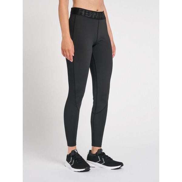 Legginsy damskie Hummel hmljada. Czarne legginsy Hummel, bez wzorów, sportowe. W wyprzedaży za 232.50 zł.