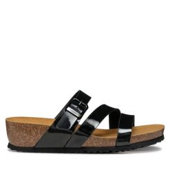 Klapki Geox. Czarne klapki Geox, bez wzorów, bez obcasa, bez zapięcia. Za 329.99 zł.