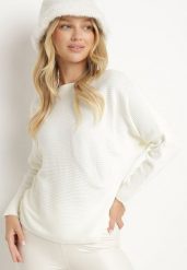 Jasnobeżowy Klasyczny Sweter z Dekoltem w Łódkę Rieline. Brązowe swetry Born2be, m, bez wzorów, z jeansu, eleganckie, bez ramiączek. W wyprzedaży za 93.49 zł.